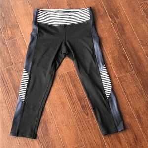 Black leggings with side detail